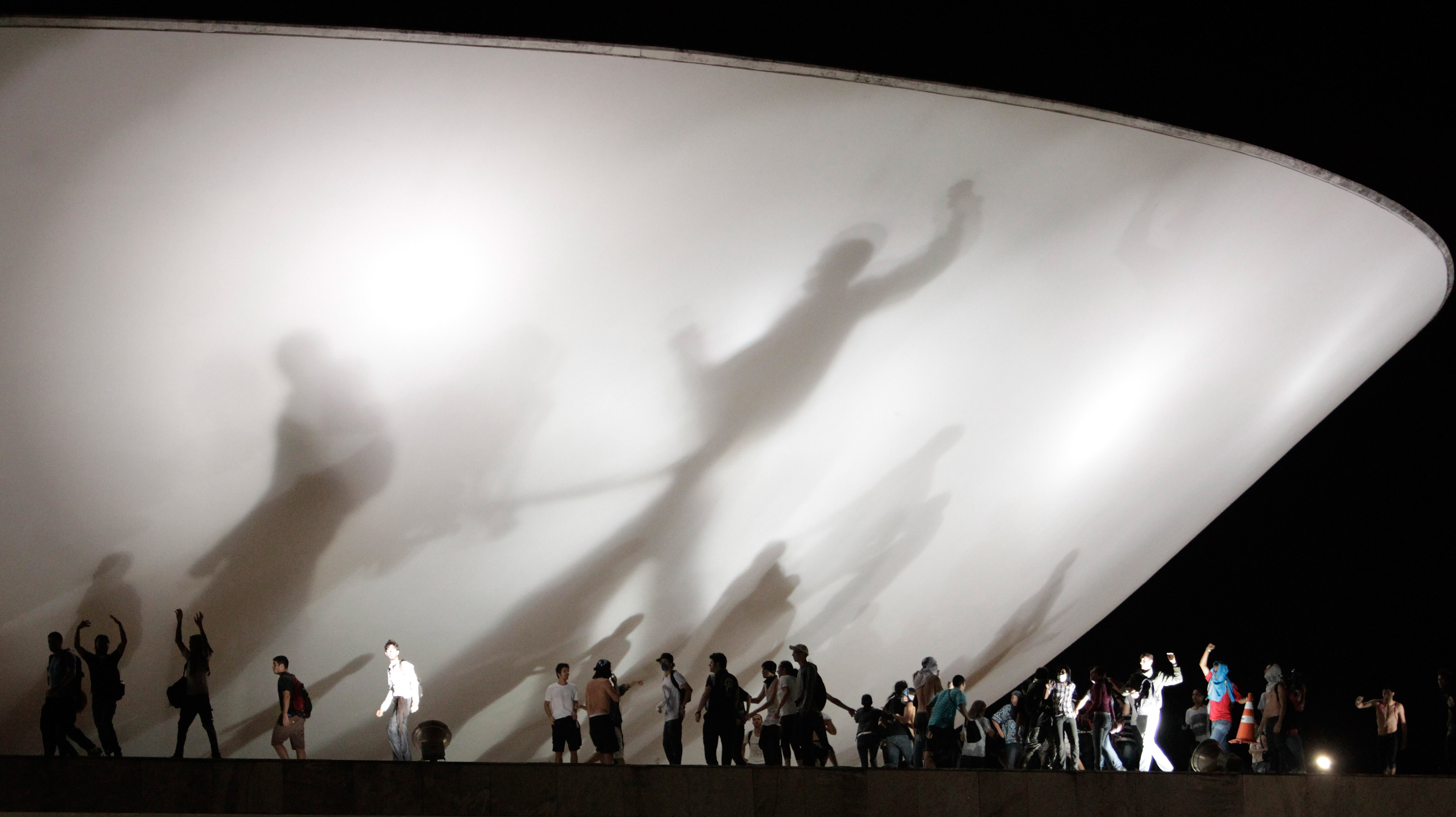 Οι βραζιλιάνοι «αγανακτισμένοι», το ποδόσφαιρο και τα 20 σεντάβος